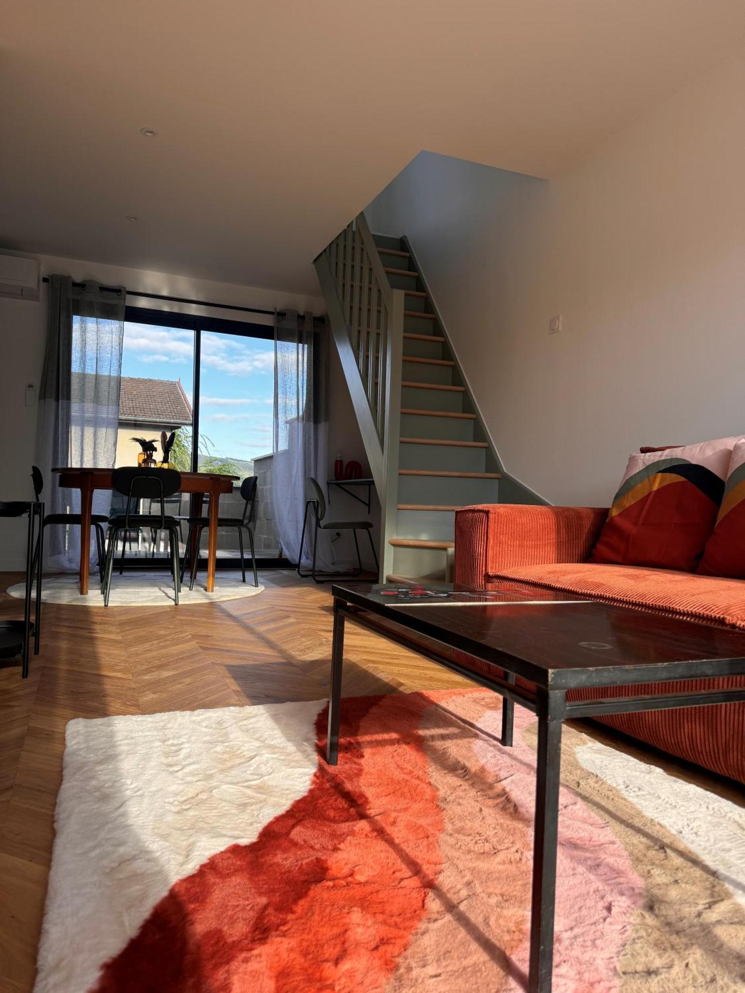 Maison Individuelle Avec Jardin Terrasse Proche Lyon Croix Rousse